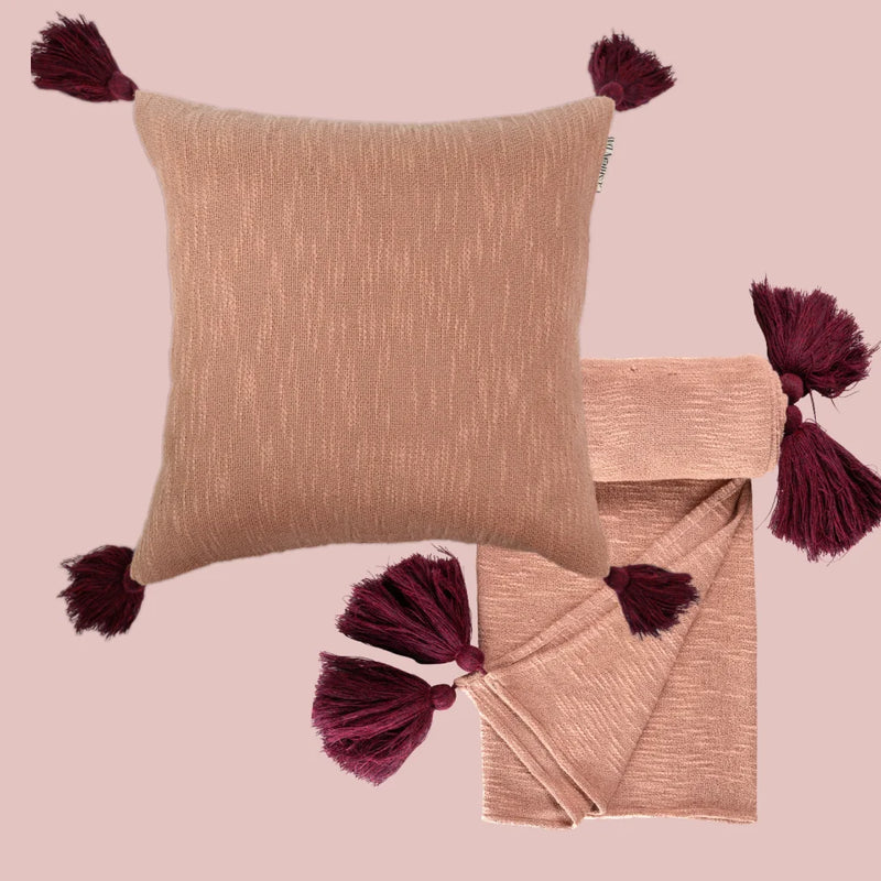 Sand Putetrekk + Mocha Mousse Hygge Pledd