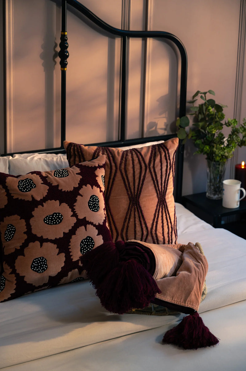 Ly Mocha Mousse-Vinrød Velour Pledd