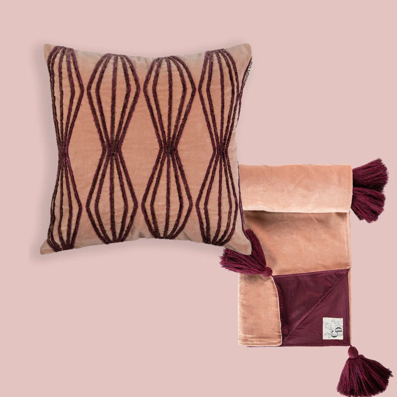 Kveldsbris Putetrekk + Mocha Mousse-Vinrød Ly Pledd