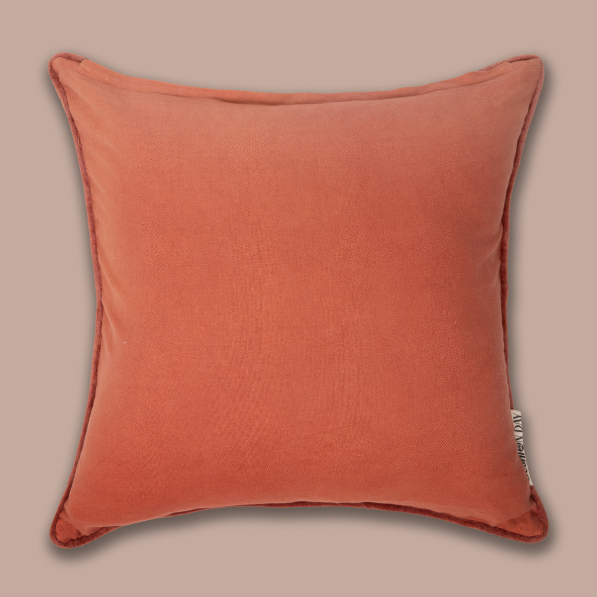 Villblomst Terrakotta brodert fløyelsputetrekk 45x45 cm